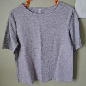 ☀️5/$25☀️ Stars Above Women's Medium Gray Short-sleeve Scalloped Hem Tee